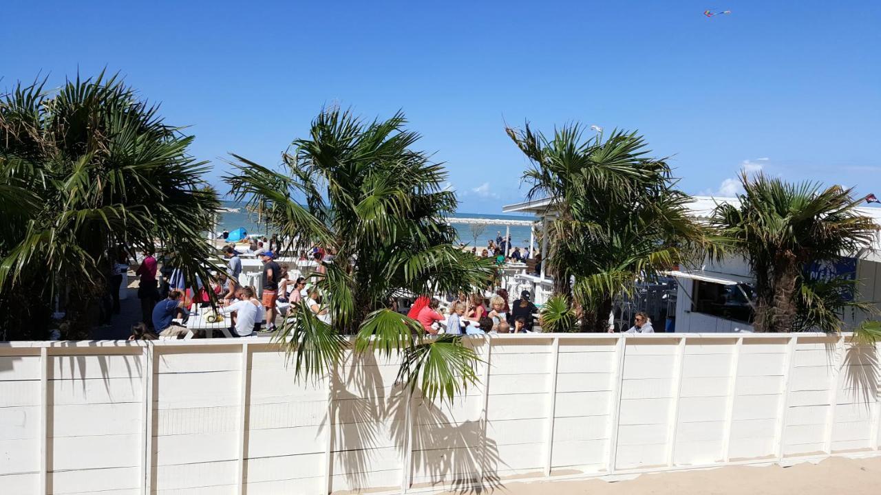 Spacious In With Balcony And Parking Appartement Oostende