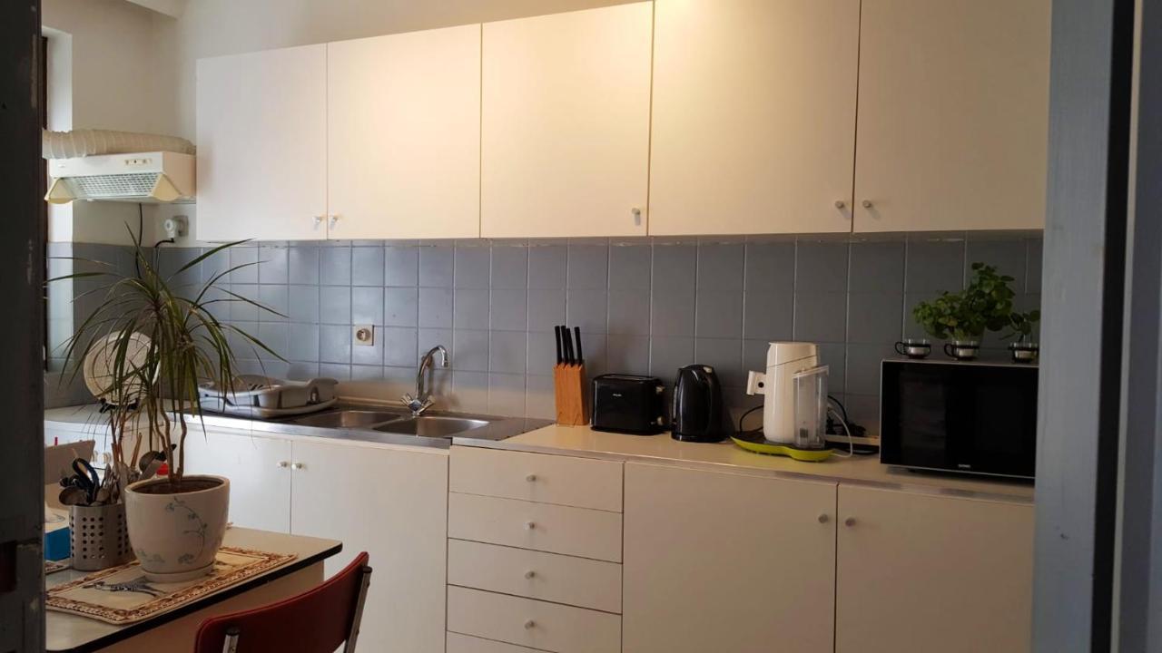 Spacious In With Balcony And Parking