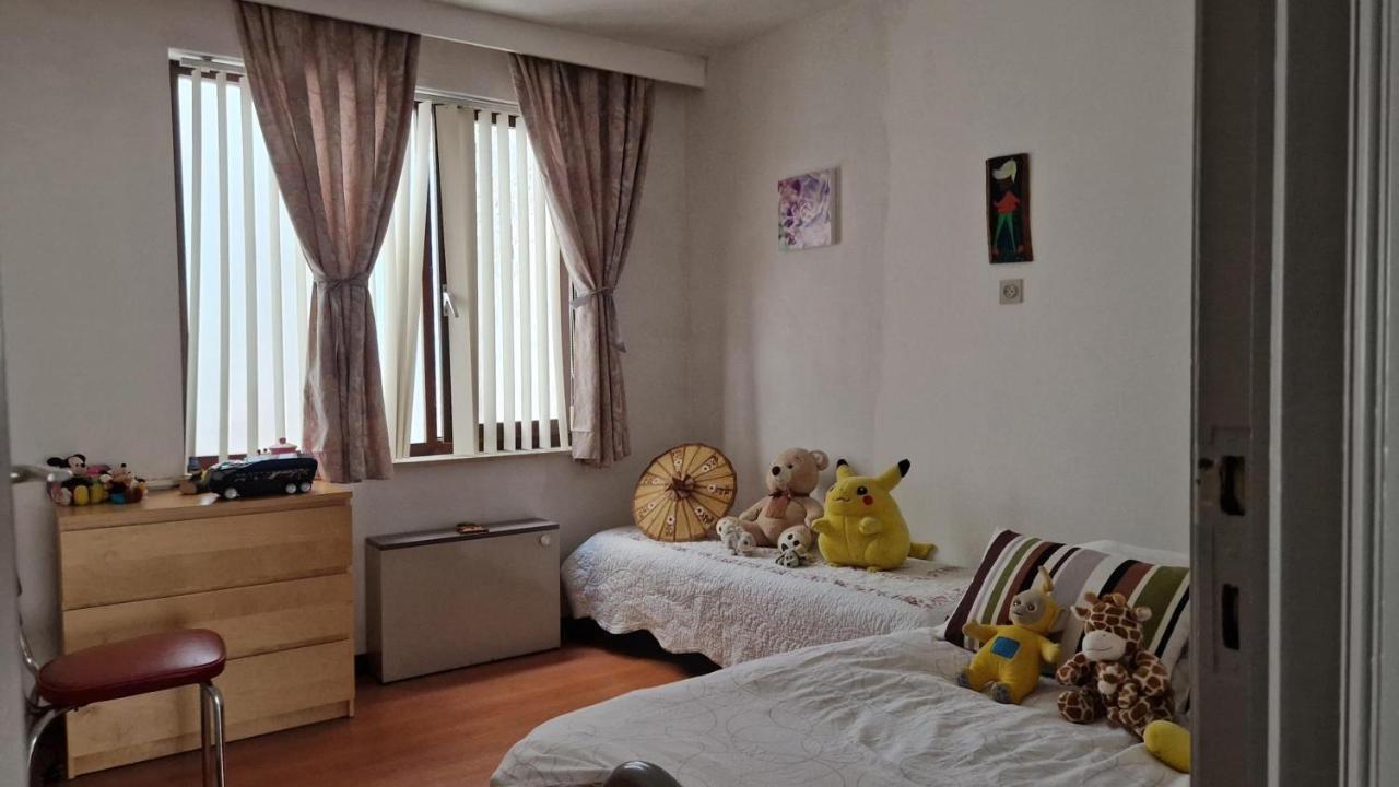 Spacious In With Balcony And Parking Appartement Oostende